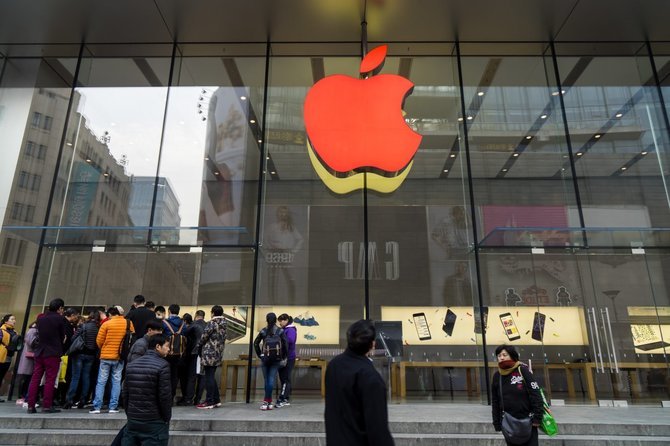 Президент Донал Трамп признался в интервью The Wall Street Journal, что вряд ли он откажется от решения о повышении тарифов на китайские продукты Apple